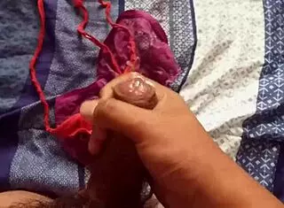 干小姨子时精液射满她内裤