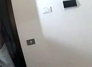 mature busty slutty lady meets a guy in the hotel room for hardcore fucking