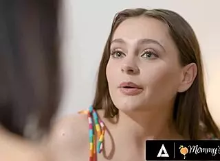 饥渴棕发少女18+教继母惊人舔阴技巧