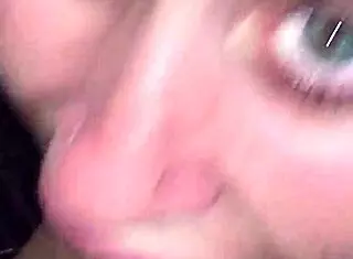 putita cachonda licks my huge cock 😏