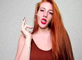 putita cachonda grips my monster dick 🍆