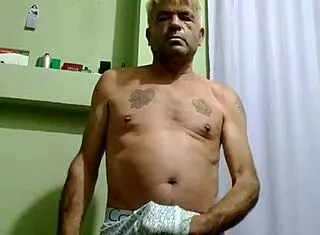 are you watching me jerk off in this sensual gay session?