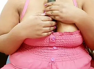 Wow, This Big Tits Mumbai Milf Is Shaking Her Boobs So Provocatively!