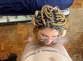 safada comes home to suck cock deep until cum in mouth