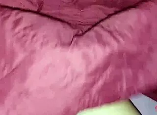 Jugando con mi hermanastra, ¿quieres ver su big pussy shaved?