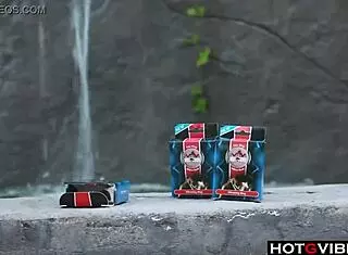 拉丁辣妹户外自摸抠逼玩嗨了