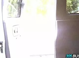 Glasses Amateur Whore Fucked in Car