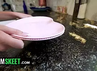 babysitter crushin hard on boss, gonna mess him up