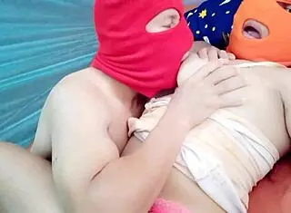 Hermanastra morena masturbates with big dildo