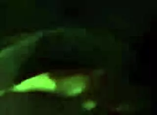 邻居夜里抠我骚屄让我狂喷高潮