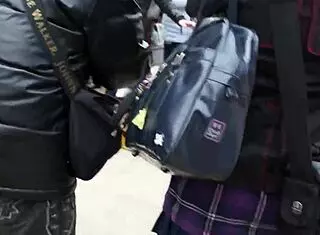 Intense Emotions in the Wrestling Match Between Dou Yu and Apple Miyuki