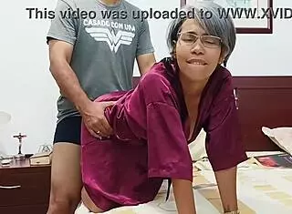 i see my stepmother masturbating, i can't stand it, i'm going to fuck her, what a delicious pussy she has