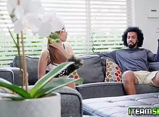 Maid Honey Hayes begs for more of her client's big throbbing cock 😍