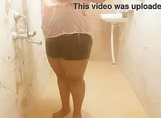 Sexy South Indian Maid Showing Boobs