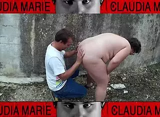 Impossible Positions To Lick Fat Woman's Pussy On Street, Loving Her Juices And Flows Until She Cums