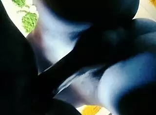 sexy ebony milf gets hardcore pounding in homemade interracial scene