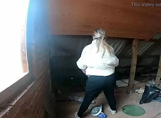 农场家庭周末 骚妈脱衣秀大奶肥臀！😏