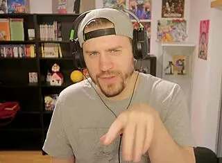 shh, watch this uncensored one piece ero scene 😏