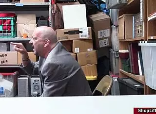 Mall officer catches teen shoplifter at work