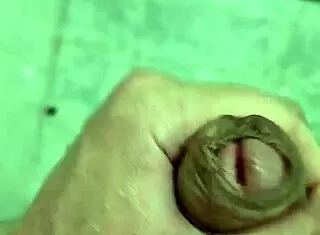 Jerking Off And Cumming In The Shower 😏