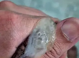 Jerking Off And Cumming In The Shower 😏