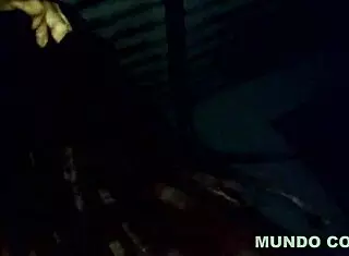 Mulheres casadas fazendo sexo anal e fodendo a buceta com o corno