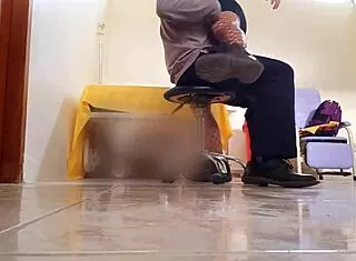 Latina milf invites boyfriend for homemade sex