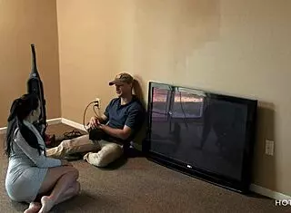 Curvy Latina Wife Fucks Cable Guy While Husband Away