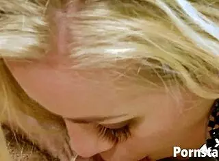 Hot babe Nicole Aniston is loving this group sex session 😍