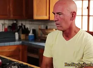 i'm a real shemale getting anal creampie