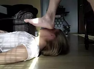 i'm obsessed with licking kate truu's feet while she masturbates to cum