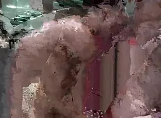 嘿，伙计们，想加入我们火辣亚洲泳池派对性爱吗？