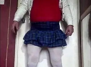 I just love filling it up and then swallowing it all in this homemade bisexual scene