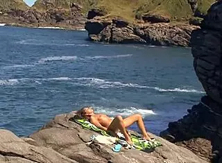 Does she feel those two big cocks outdoors in german hardcore?