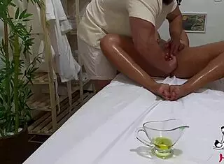 Watch what your wife does during tantric massage with latina amateur