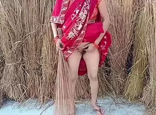 印度女仆老婆牧场户外肛爆