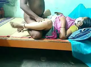 Oh wow, Indian aunty bent over fucking boy in public 😍