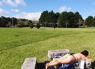 flashing pussy in park
