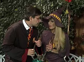 pussy licking and fingering in lesbian group is so hot 😍