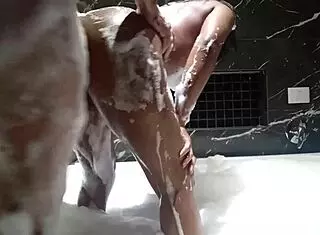 sexo na banheira do motel com a casada