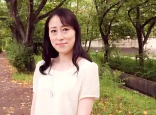 Cheating Japanese wife enjoys deep creampie action