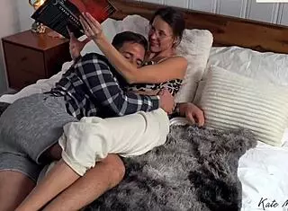 读色情书激起做爱Kate Marley