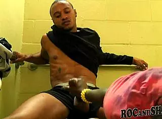 Toilet quickie with friend 😏