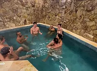 Festinha No Motel Com Amigos Rende Diversão Com Big Cock E Dirty Talk