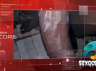 Makas骑巨屌激情喷水