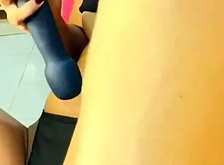 petite girl gives siririca to old man for money, licking his cock 😏