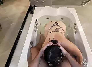 Pov - Hourglass Body Amateur Girlfriend Gives Sloppy Blowjob On The Jacuzzi