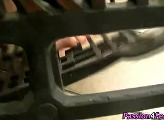 i love showing my bare toes