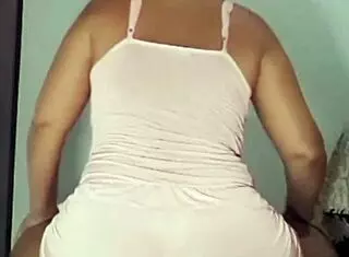 Mireladelicia Strips And Masturbates With Toys