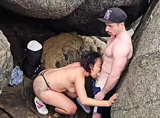 Saymon FITNESS CURTINDO O ROLÊ EM JURERÊ COM O BOQUETE GOSTOSO DA BRENDA FLORIPA NO SEU PAU